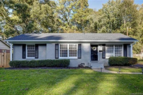 Modern house w/ easy access to UPT & SE Charlotte